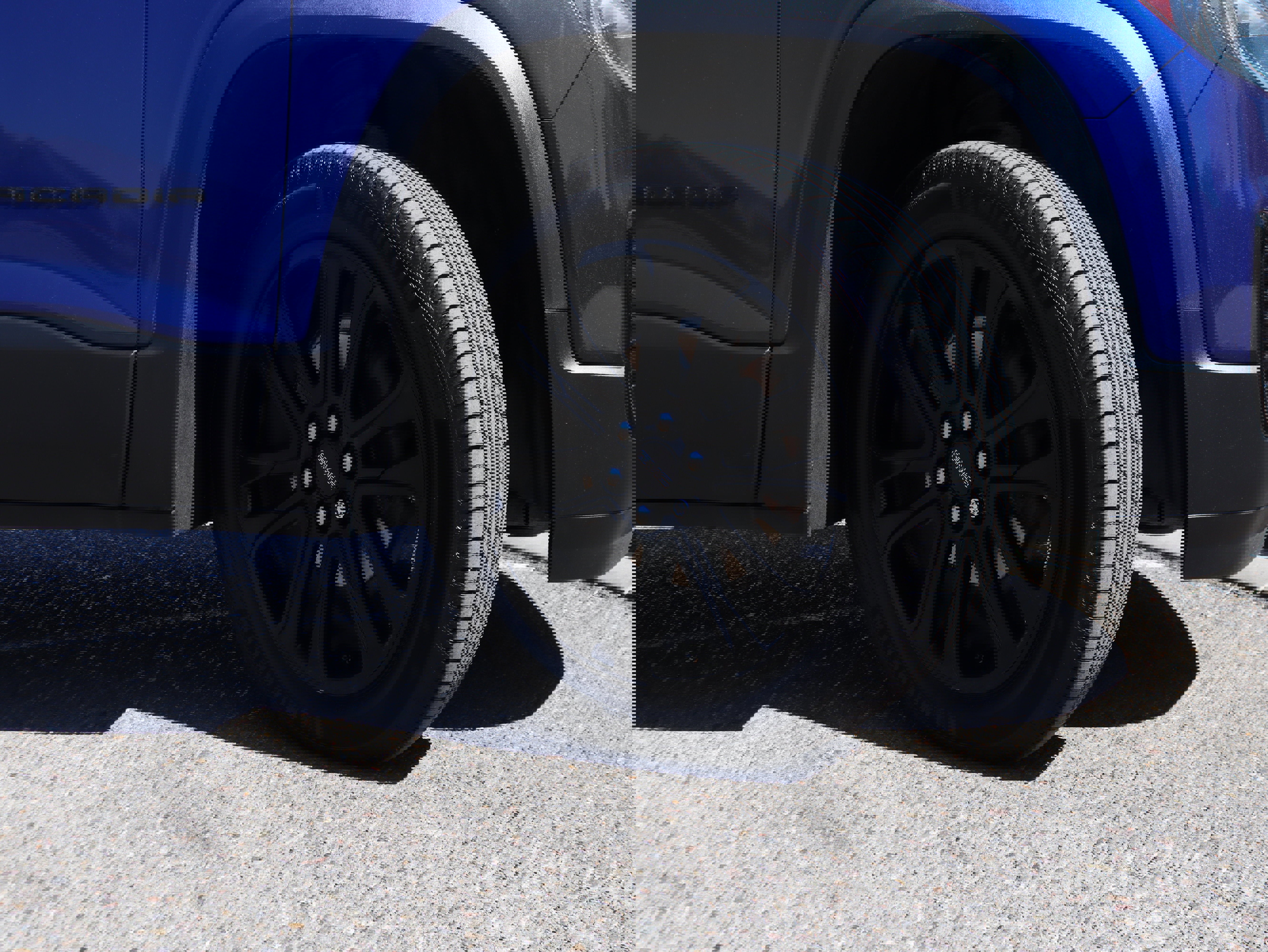 Used 2023 GMC Acadia SLE w/ Driver Convenience Package image 13