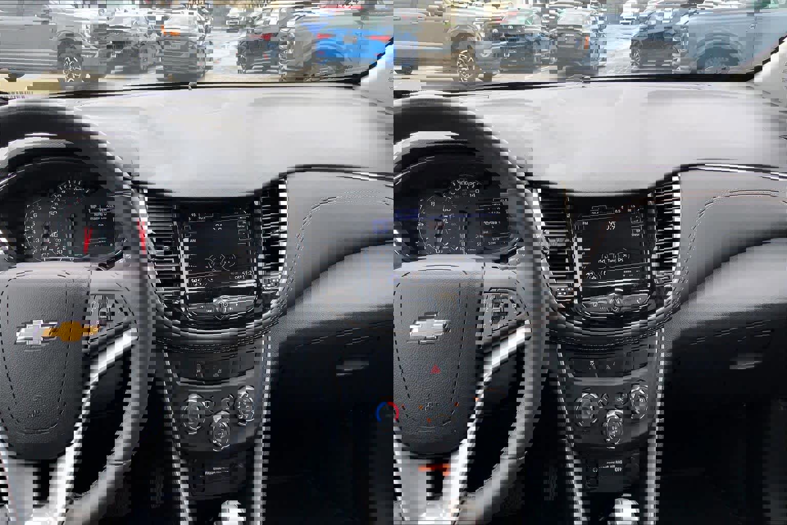 Used 2022 Chevrolet Trax LT w/ Driver Confidence Package image 9