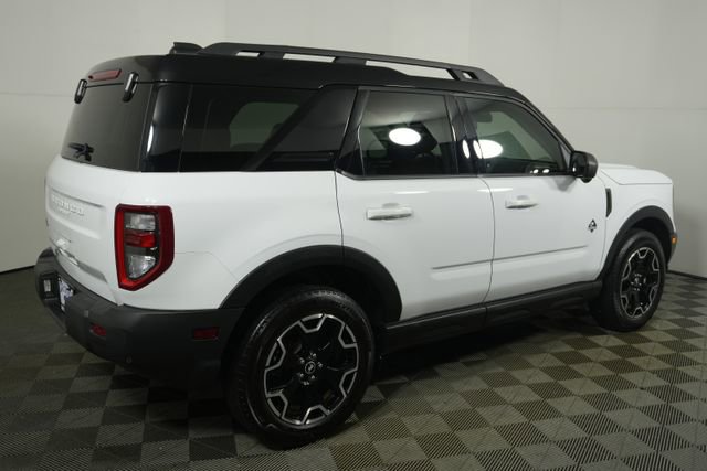 Certified 2025 Ford Bronco Sport Outer Banks w/ Outer Banks Tech Package+ AWD/4WD image 3