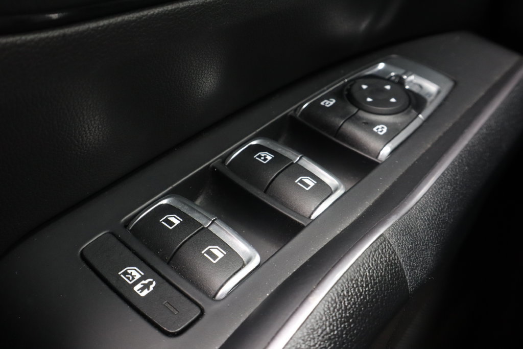 Used 2023 Kia Sorento LX FWD image 24