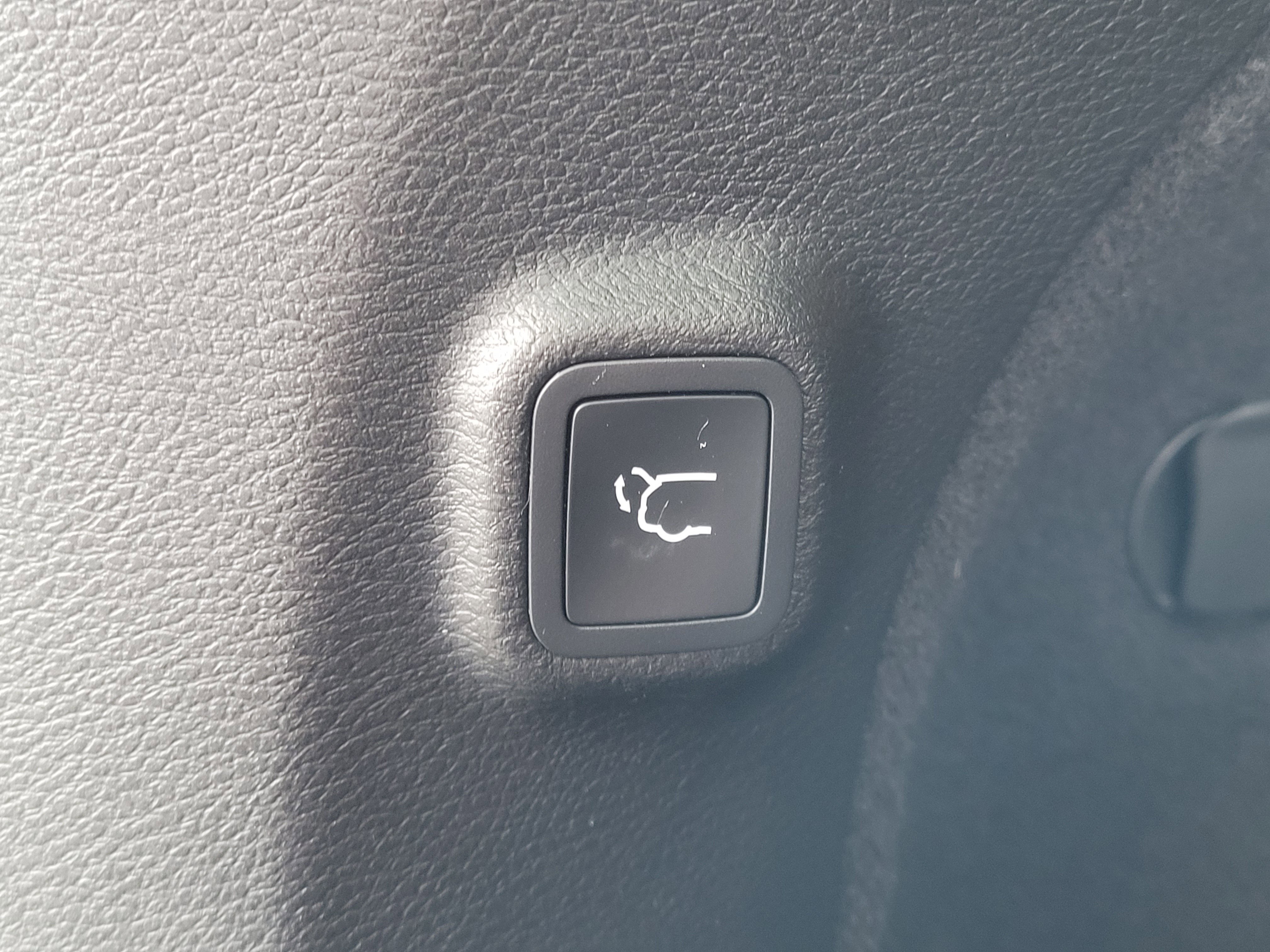 Used 2022 Jeep Cherokee Limited w/ Elite Package image 34