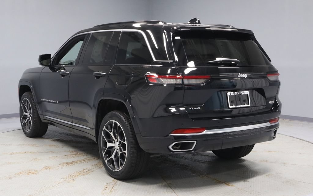 Used 2025 Jeep Grand Cherokee Summit AWD/4WD image 10
