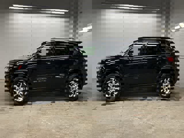 Used 2021 Jeep Grand Cherokee Laredo X image 2
