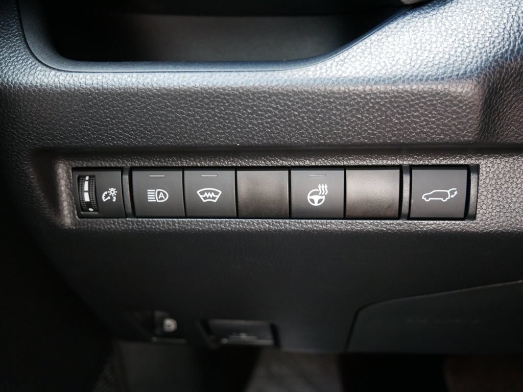 Used 2024 Toyota RAV4 SE w/ Convenience Package AWD/4WD image 17