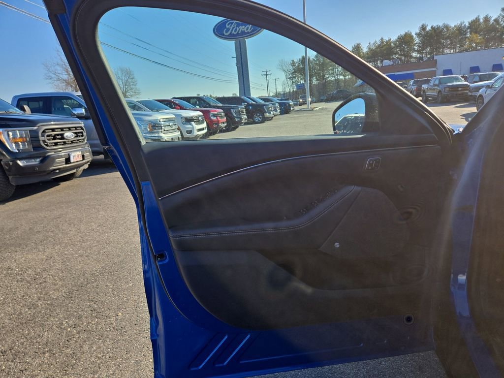 Certified 2025 Ford Mustang Mach-E Premium AWD/4WD image 5