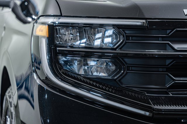 Certified 2025 Ford Expedition Active image 19