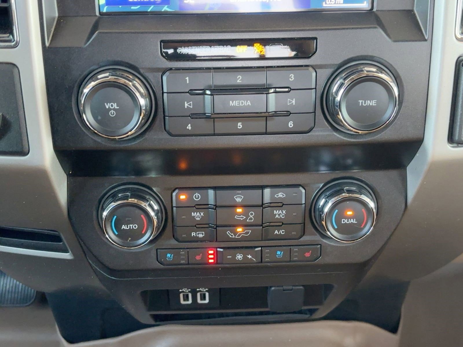 Certified 2019 Ford F150 Lariat w/ Equipment Group 501A Mid image 15