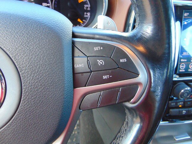 Used 2020 Jeep Grand Cherokee Overland AWD/4WD image 17