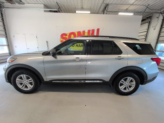 Certified 2022 Ford Explorer XLT AWD/4WD image 2
