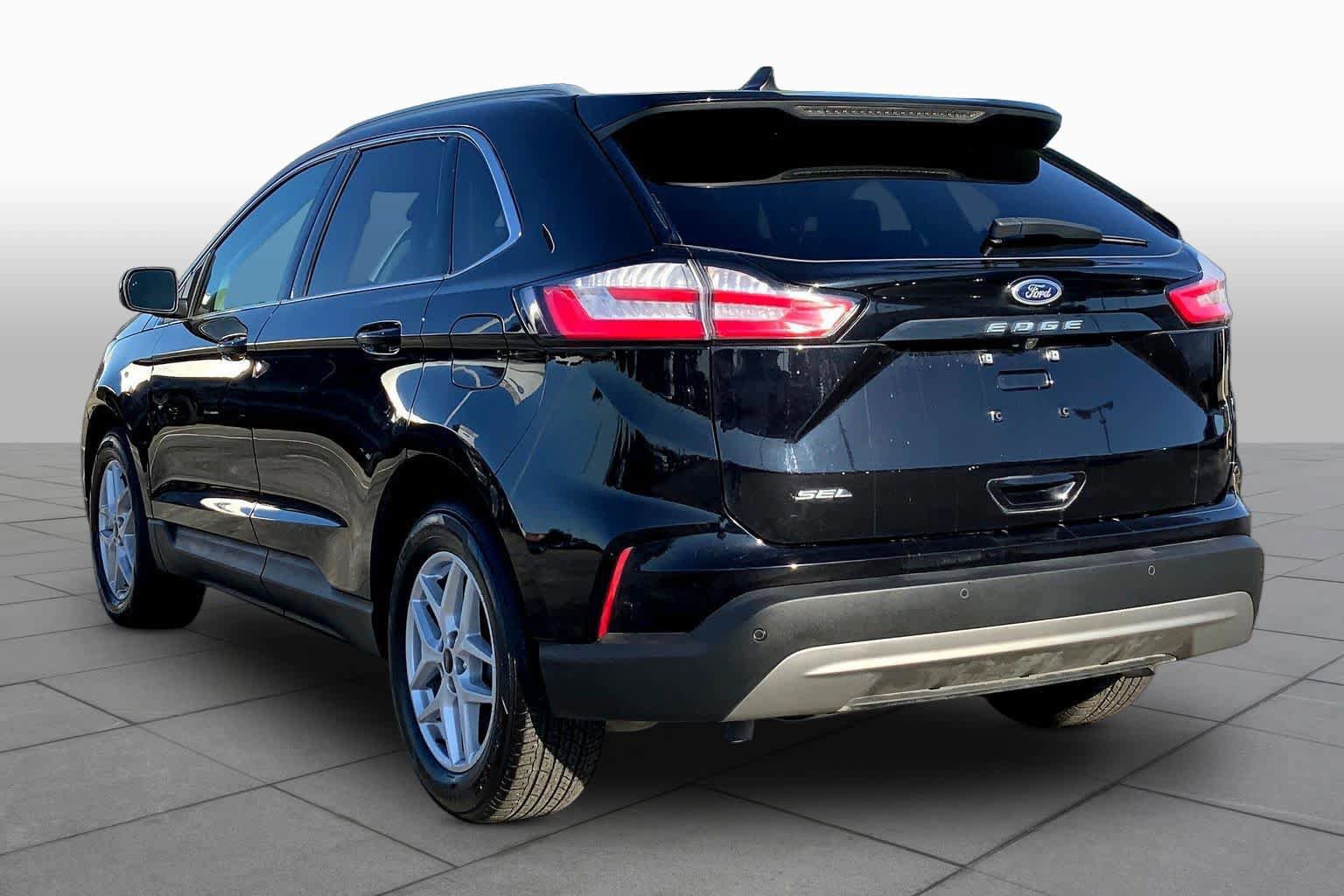 Certified 2023 Ford Edge SEL w/ Convenience Package AWD/4WD image 2