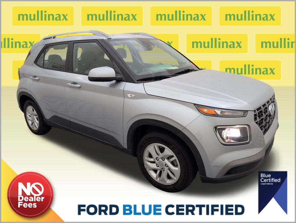 Used 2020 Hyundai Venue SEL FWD image 1