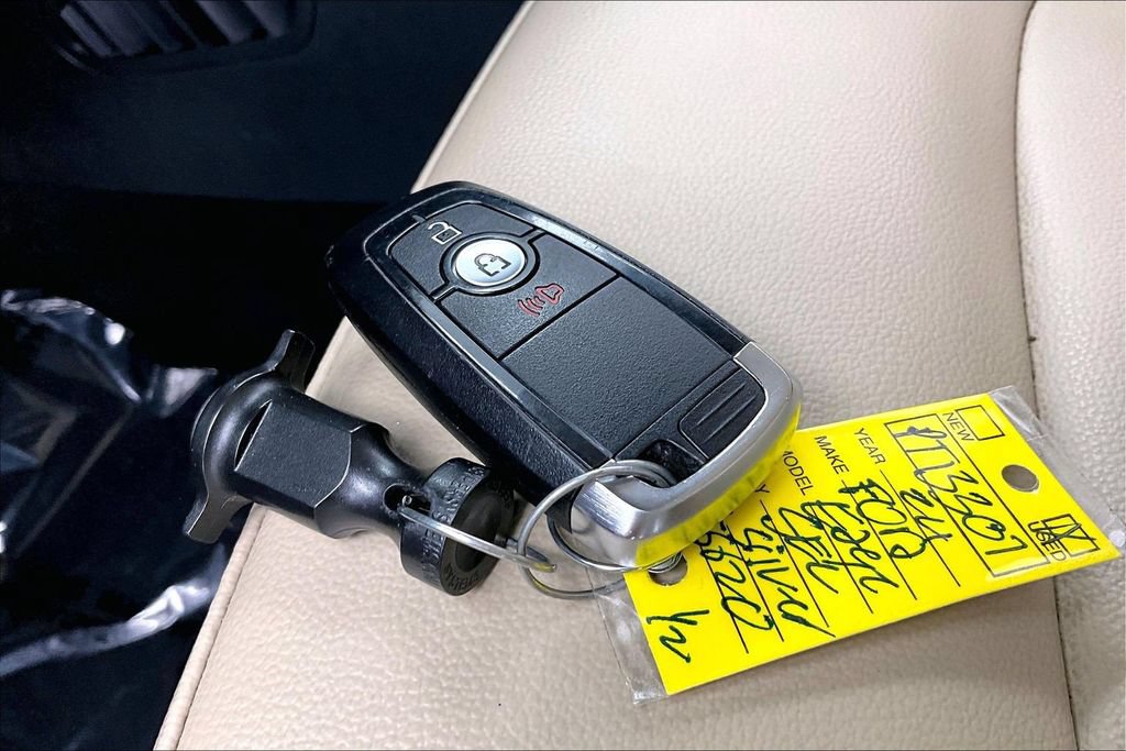 Certified 2024 Ford Edge SEL AWD/4WD image 11