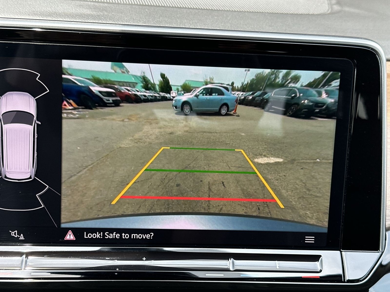 Used 2025 Volkswagen Atlas SE AWD/4WD image 27