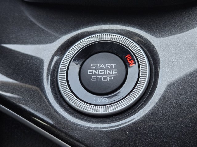 Used 2023 Jeep Grand Cherokee Altitude AWD/4WD image 20
