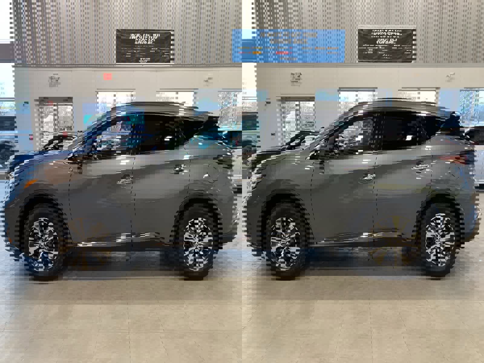 Used 2019 Nissan Murano Platinum image 2