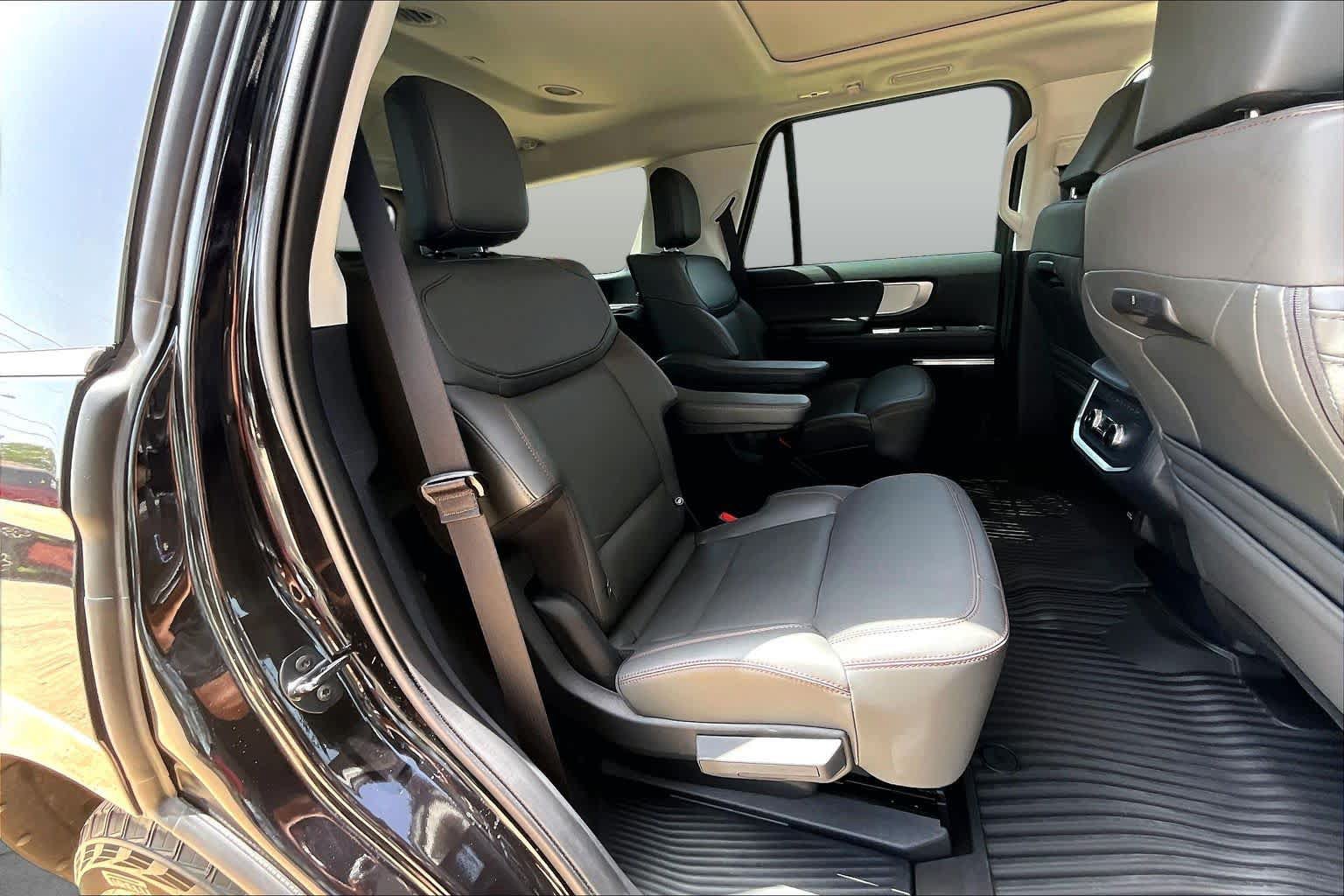 Certified 2025 Ford Expedition Active AWD/4WD image 20