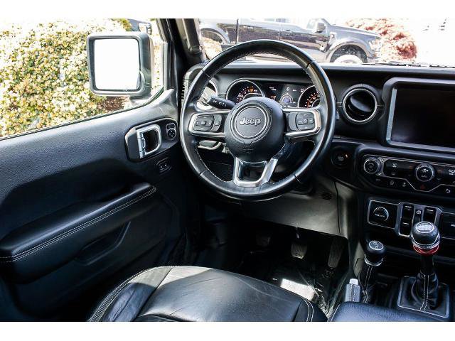 Used 2018 Jeep Wrangler Unlimited Sahara w/ Dual Top Group AWD/4WD image 13