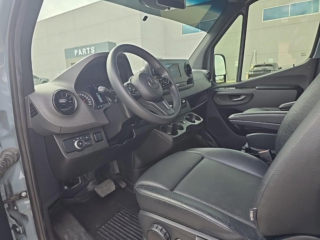 Used 2023 Mercedes-Benz Sprinter 1500 image 11
