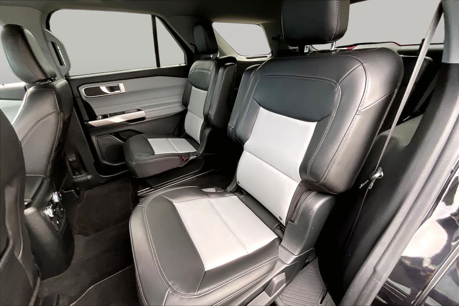 Certified 2023 Ford Explorer XLT RWD image 19