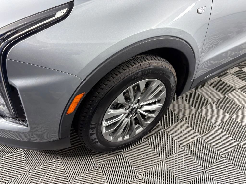 Used 2024 Cadillac XT4 Premium Luxury image 10