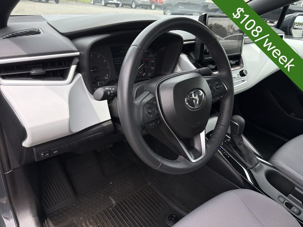 Used 2025 Toyota Corolla SE FWD image 13