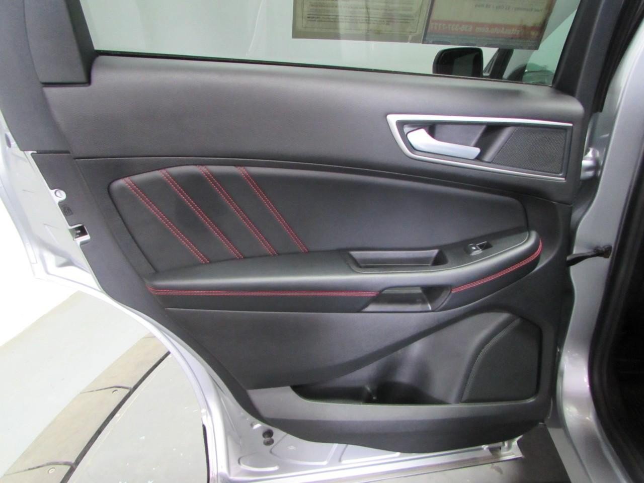 Certified 2024 Ford Edge ST-Line AWD/4WD image 14