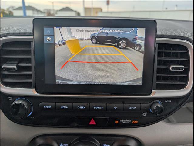 Used 2023 Hyundai Venue SEL image 12