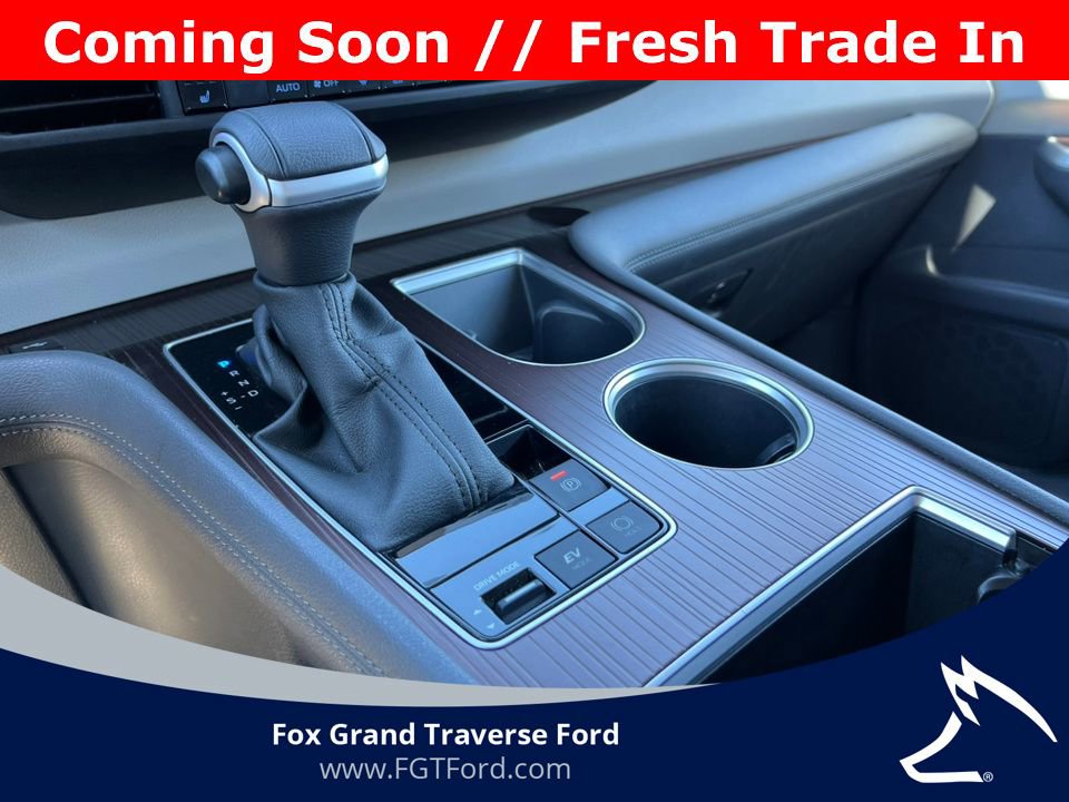Used 2023 Toyota Sienna XLE FWD image 28