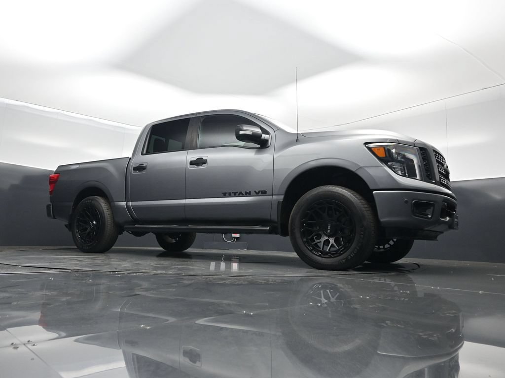 Used 2019 Nissan Titan SV w/ SV Convenience Package RWD image 4