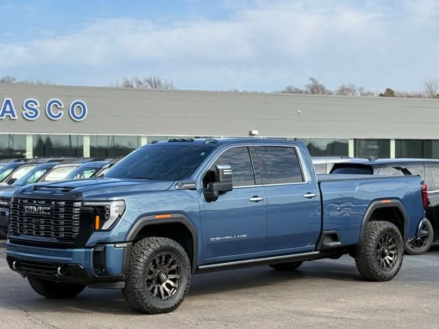 Used 2025 GMC Sierra 3500 Denali Ultimate AWD/4WD image 36