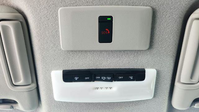 Used 2024 Nissan Kicks SR image 16