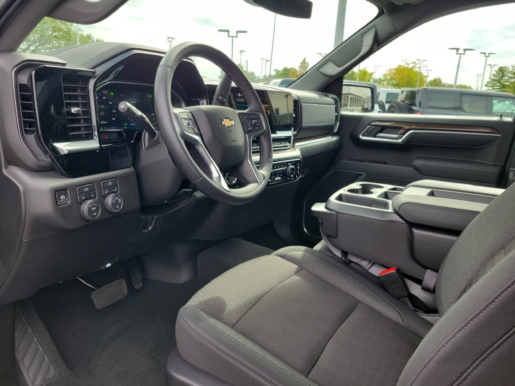 Used 2026 Chevrolet Silverado 1500 LT w/ Protection Package AWD/4WD image 21