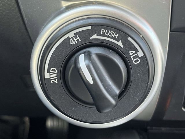 Used 2021 Nissan Titan SV w/ SV Convenience Package image 22