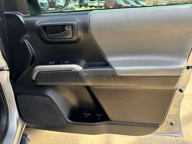 Used 2021 Toyota Tacoma SR5 RWD image 16