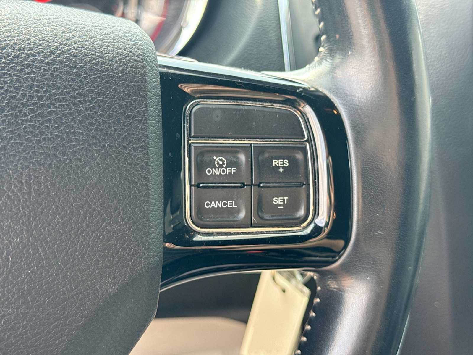 Used 2019 Dodge Grand Caravan SXT w/ Rear Park Assist Package FWD image 25