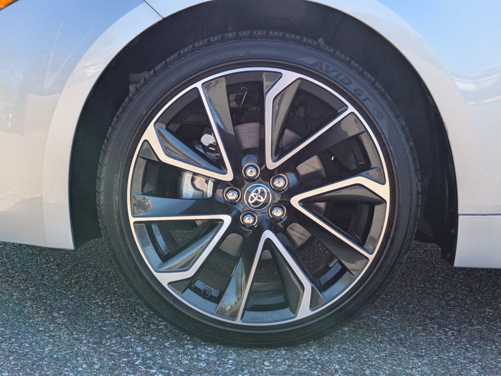 Used 2022 Toyota Corolla XSE FWD image 10