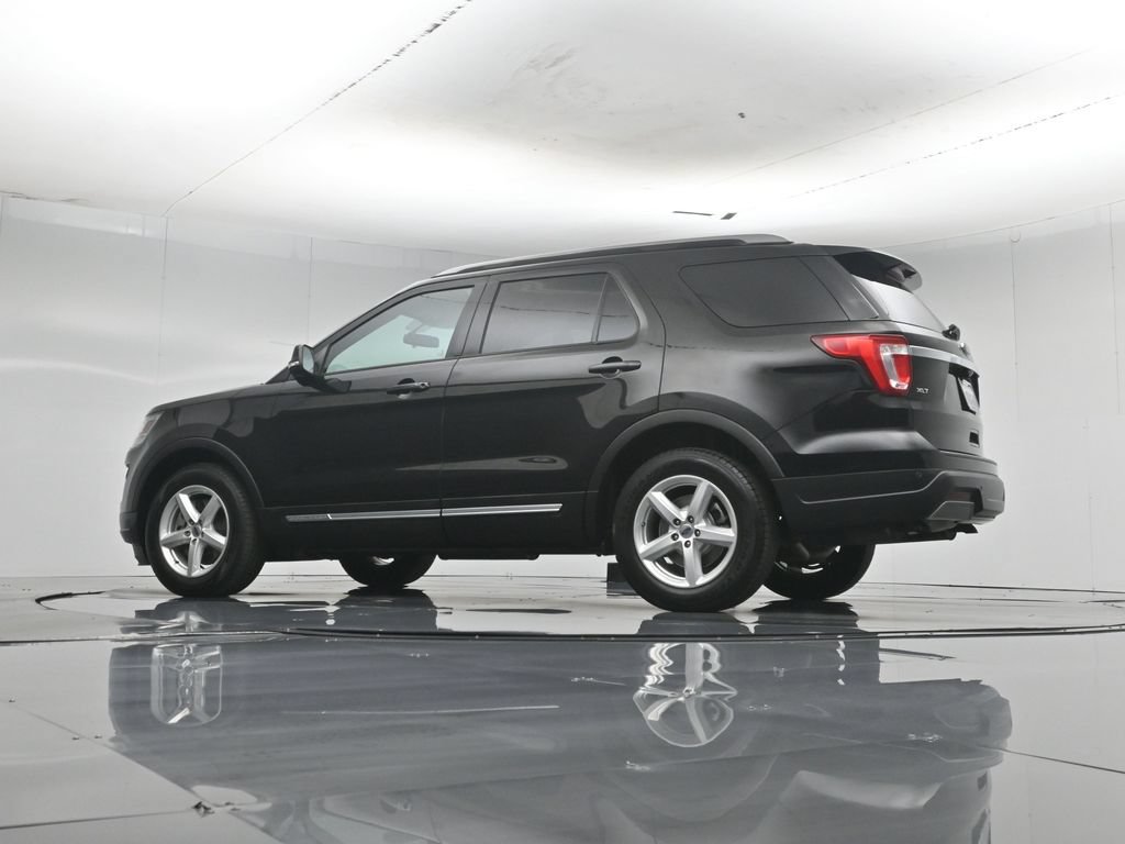 Certified 2019 Ford Explorer XLT FWD image 8