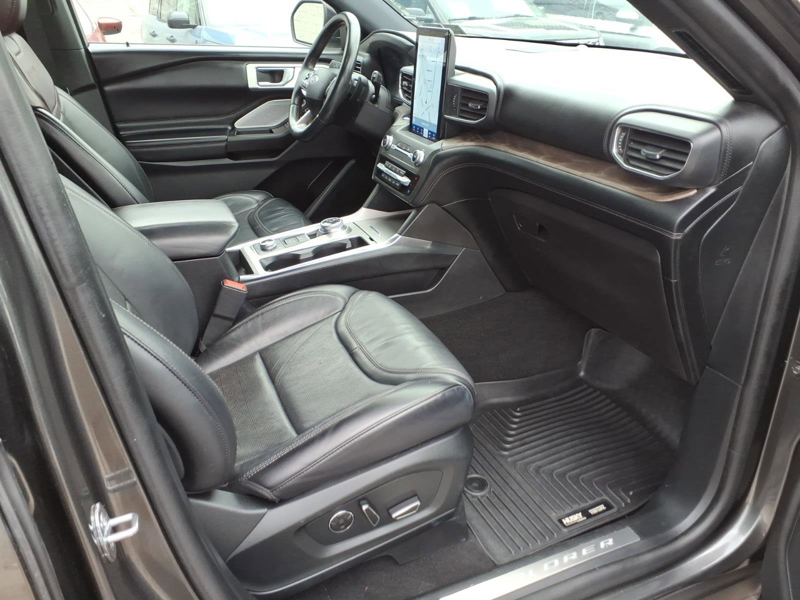 Certified 2020 Ford Explorer Platinum w/ Premium Technology Package AWD/4WD image 31