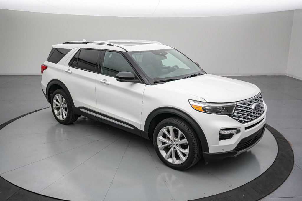 Certified 2024 Ford Explorer Platinum w/ Technology Package AWD/4WD image 2