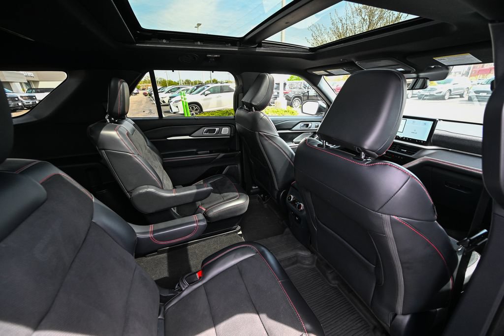 Certified 2025 Ford Explorer ST AWD/4WD image 29