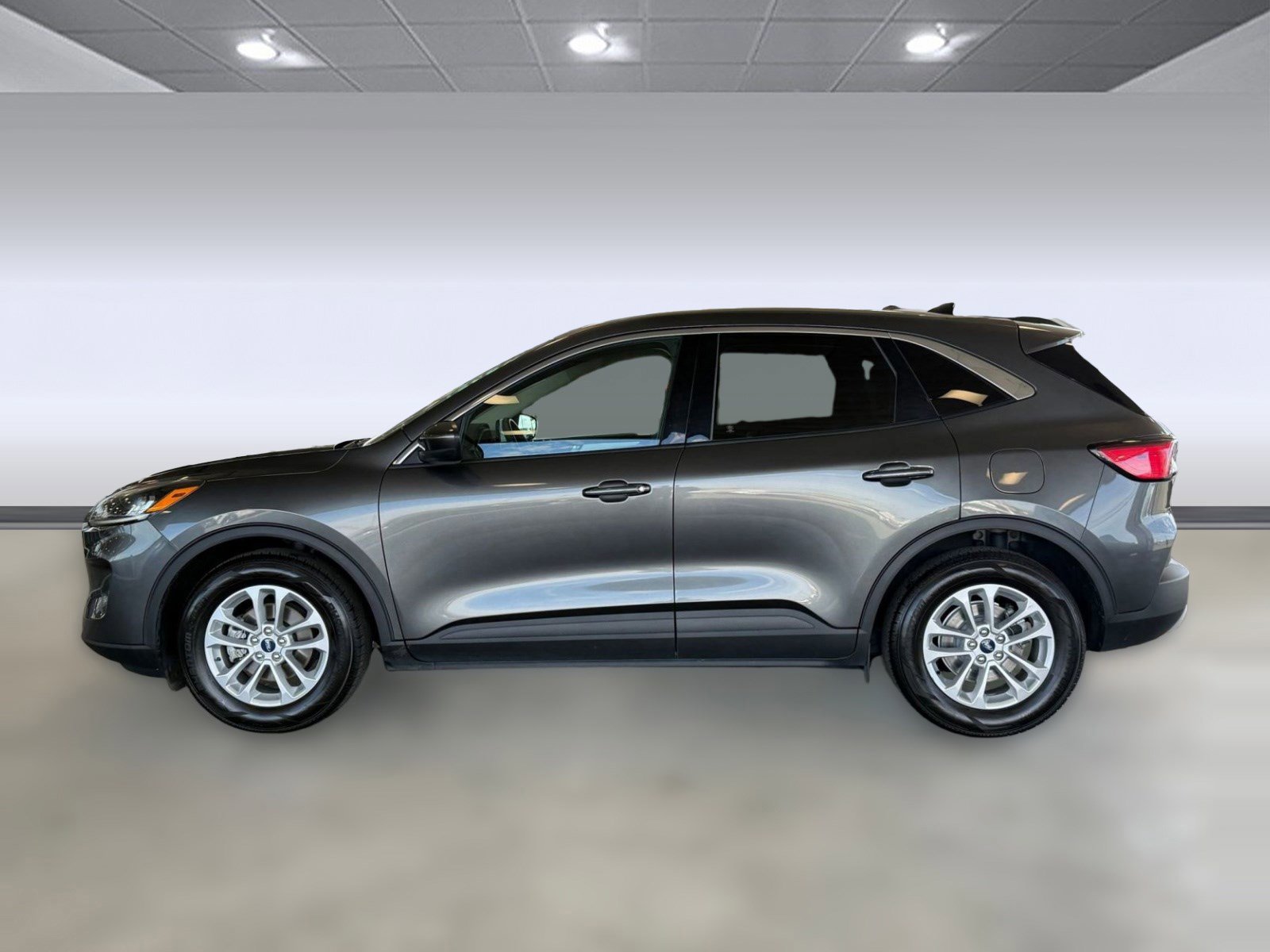 Certified 2020 Ford Escape SE image 2