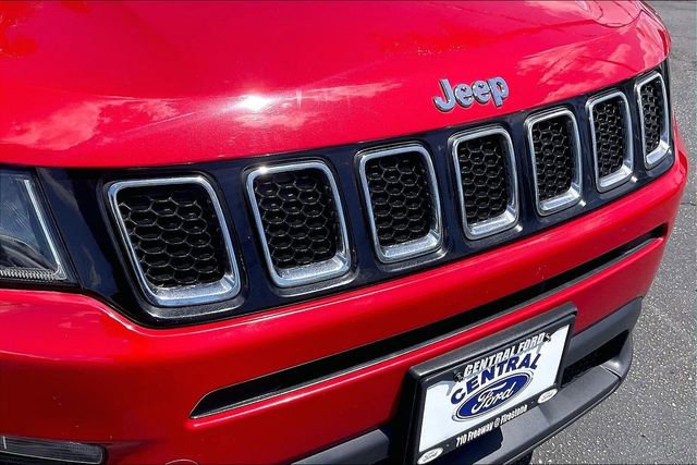 Used 2018 Jeep Compass Latitude w/ Popular Equipment Group FWD image 26