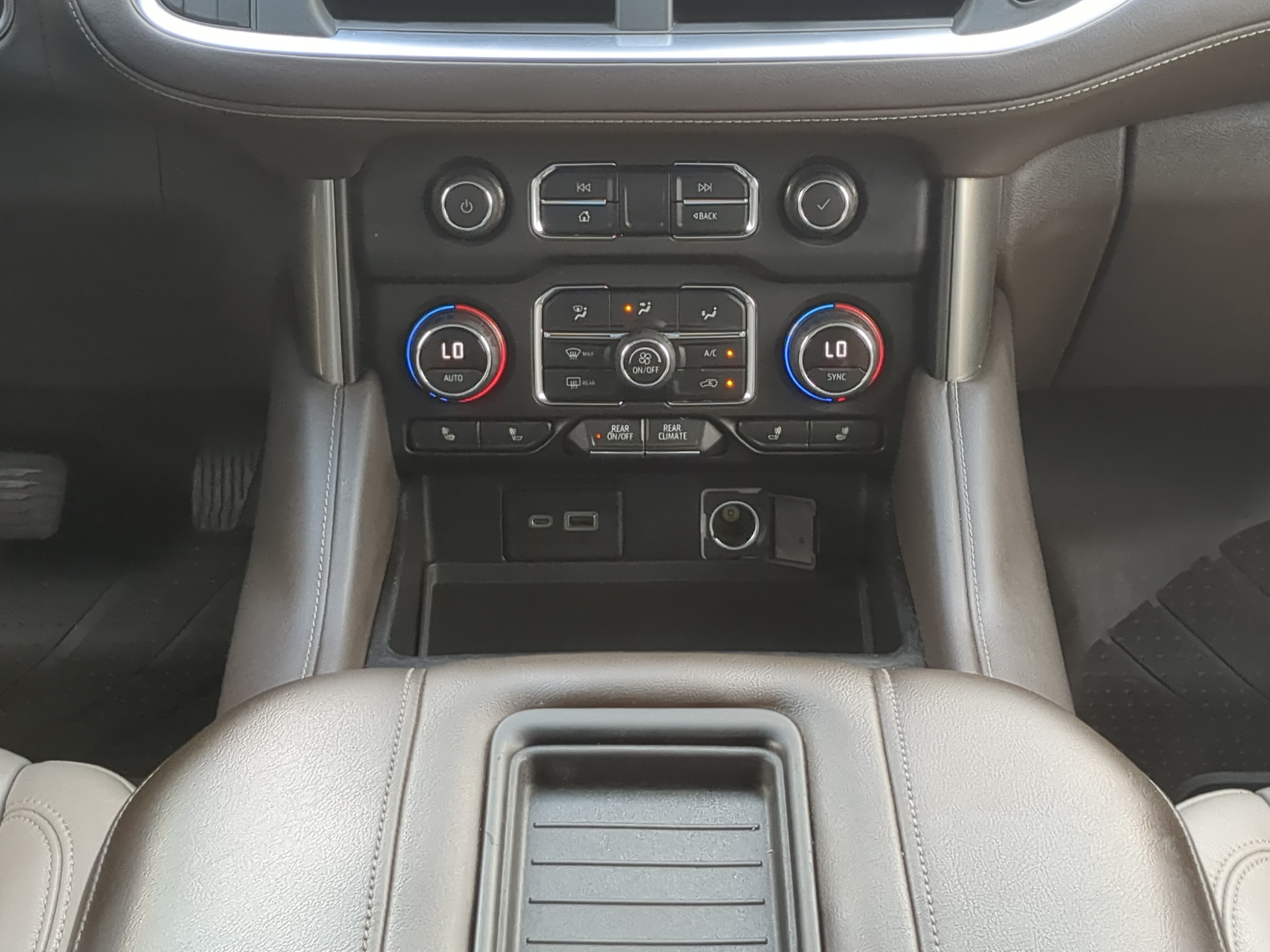 Used 2021 Chevrolet Tahoe Z71 AWD/4WD image 17