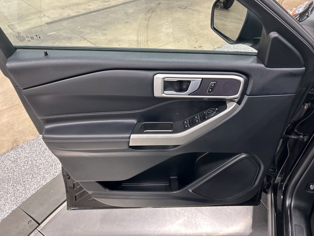 Certified 2023 Ford Explorer XLT w/ Equipment Group 202A image 15