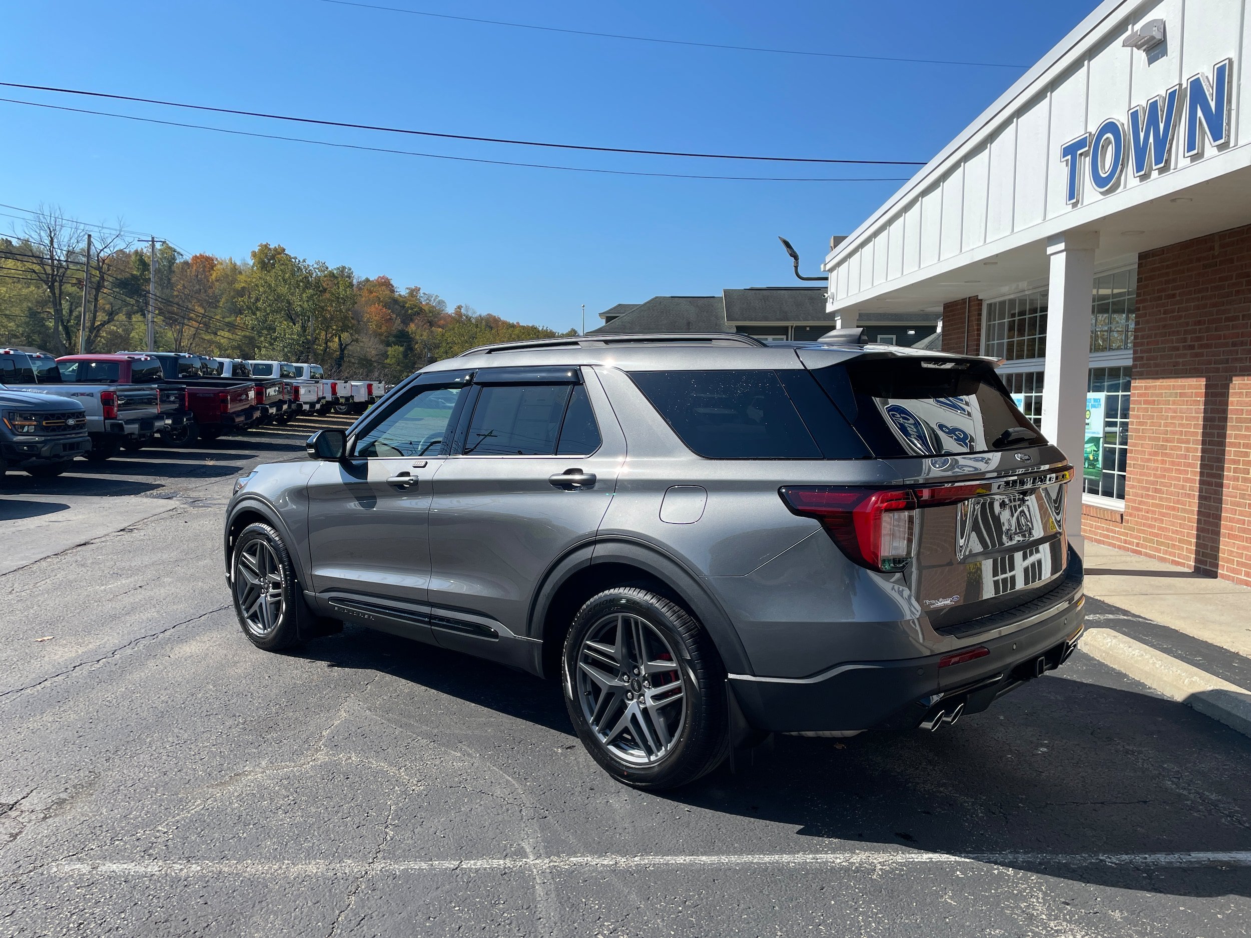 Certified 2026 Ford Explorer ST w/ Sun And Sound Package AWD/4WD image 8