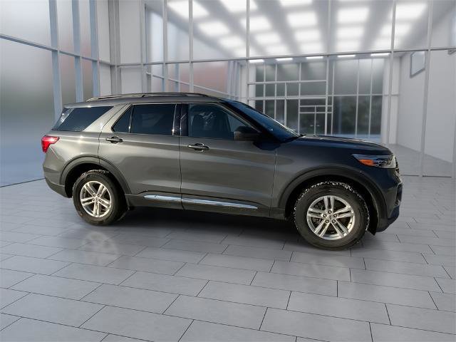 Certified 2023 Ford Explorer XLT image 2