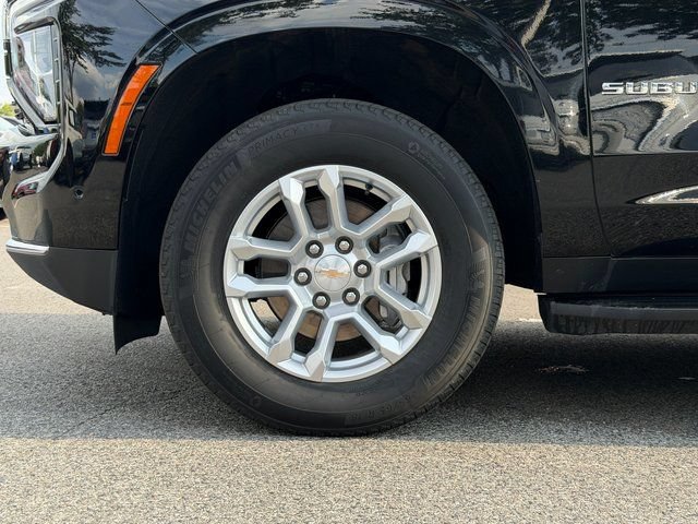 Used 2025 Chevrolet Suburban LT w/ Comfort Package AWD/4WD image 26
