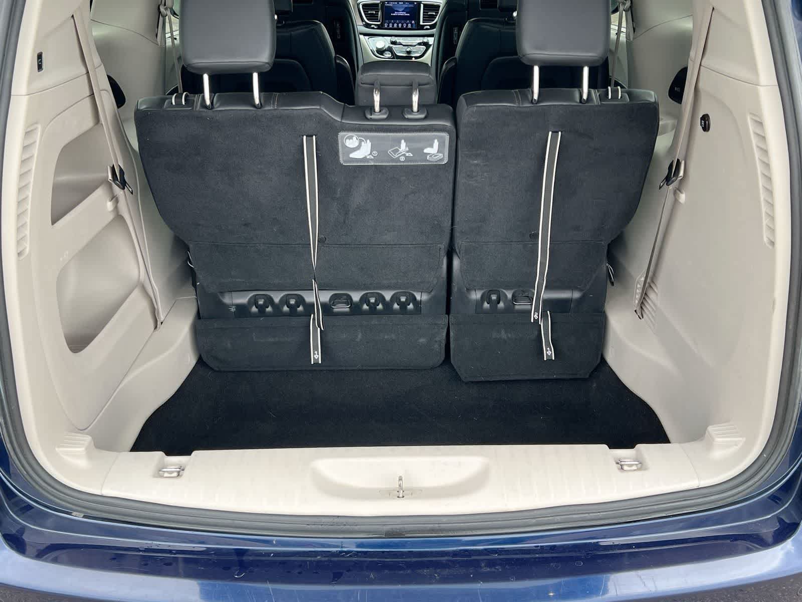 Used 2018 Chrysler Pacifica Touring-L Plus FWD image 34