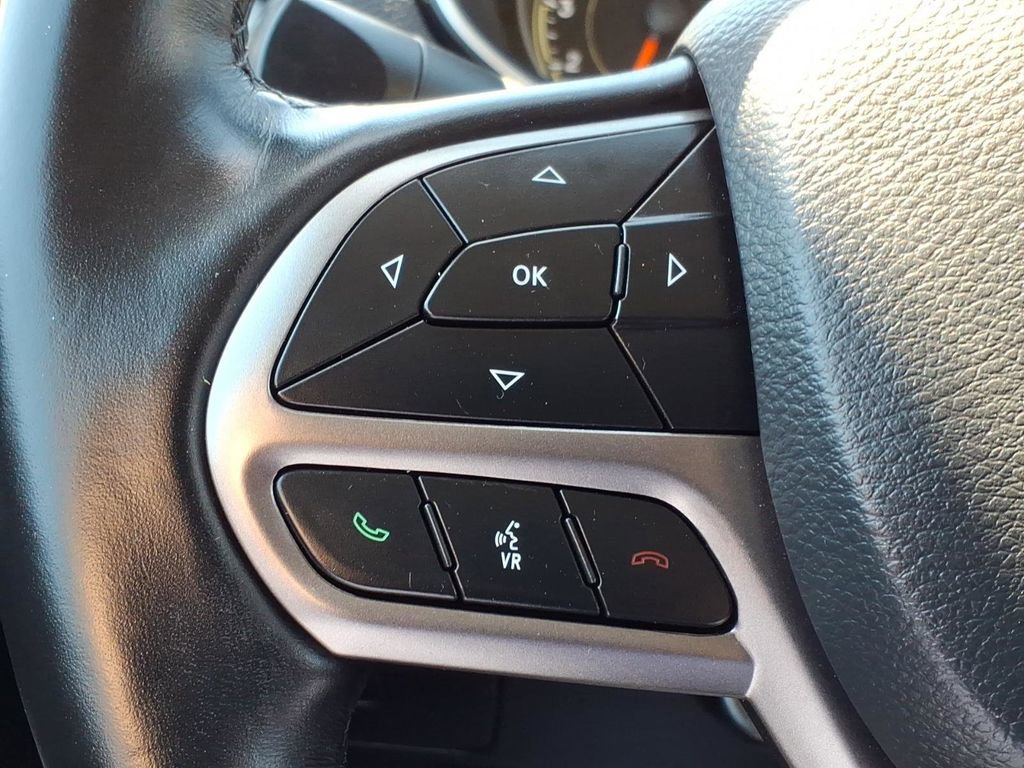 Used 2021 Jeep Cherokee Latitude Lux w/ Comfort/Convenience Group AWD/4WD image 21