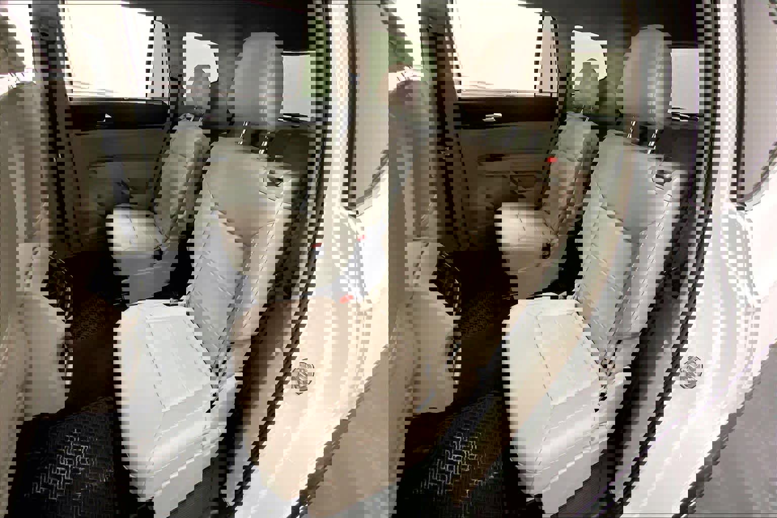 Used 2021 Volkswagen Atlas SE w/ Panoramic Sunroof Package image 18